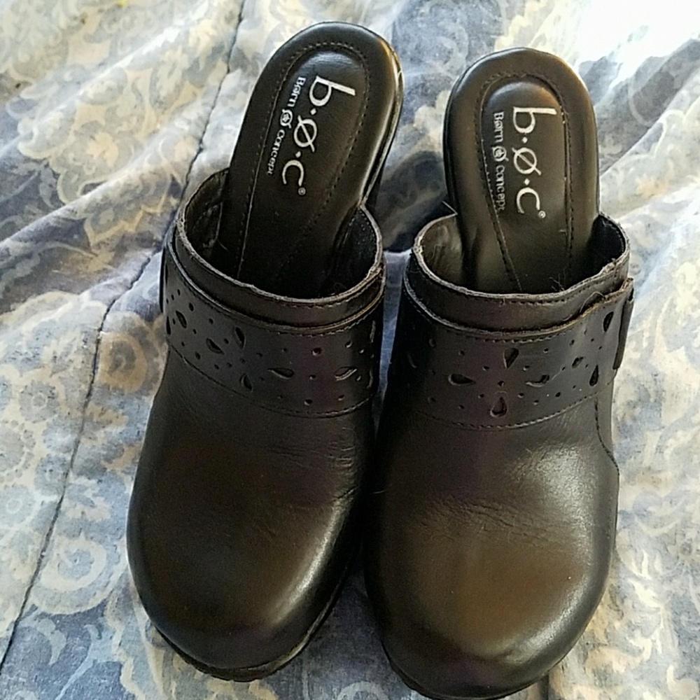 b.o.c. clogs